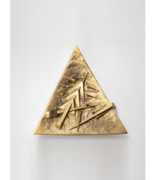 Piatto triangolare I (oro), 2006