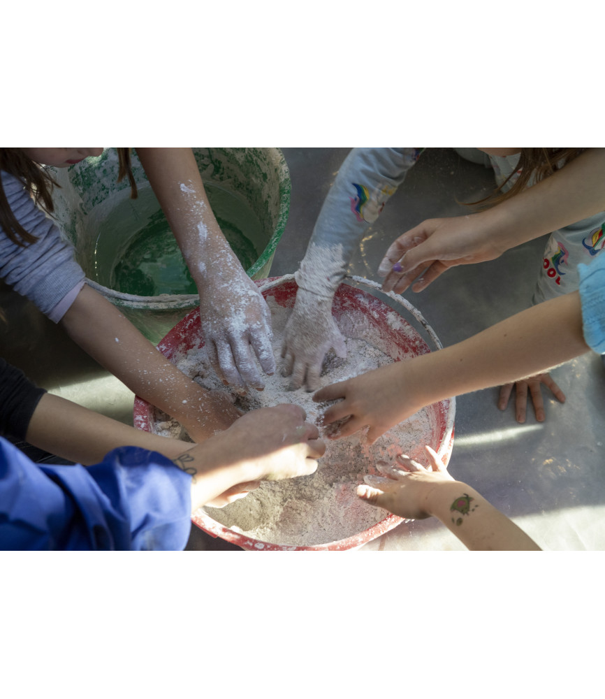 LA COLATA DI GESSO | Sculpture workshop for families with children 3-5 years old