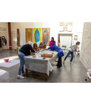 LA COLATA DI GESSO | Sculpture workshop for families with children 6-11 years old