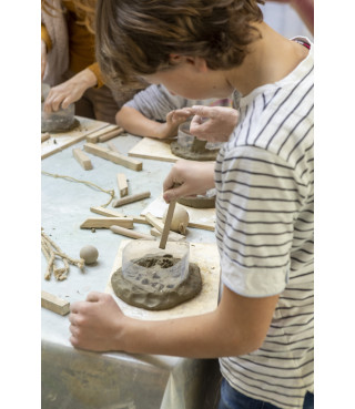 LA COLATA DI GESSO | Sculpture workshop for families with children 6-11 years old