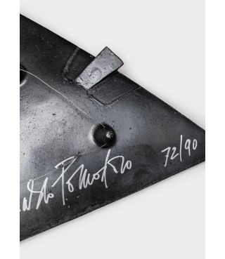 Piatto triangolare (nero), 2003