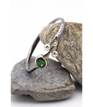 Bracciale, 2026 | oro, argento e tormalina verde
